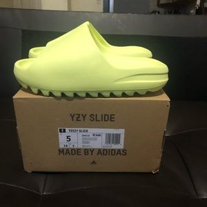 Yeezy Slides Glow Green Size 5